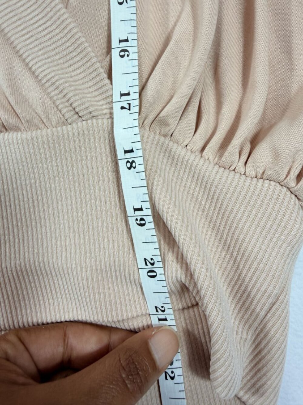 BCBGMAXAZRIA Women’s M Beige Surplice Dolman Sleeve Banded Hem Blouse - Picture 10 of 15